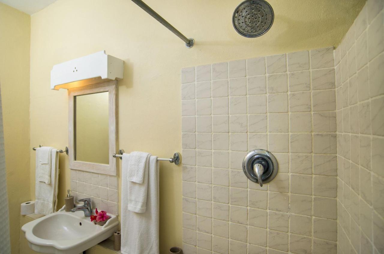 Ground Floor Apartment Located In Hometown, 5 Min Walk To The Beach Saint James Exterior photo